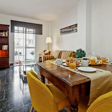 Spacious Centre Apartment In Malaga Exterior photo