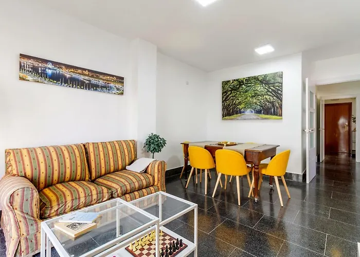 Spacious Centre Apartment In Malaga